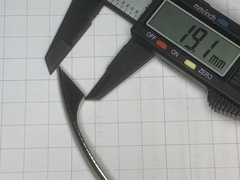 Tay nám tủ chữ C đầu nhọn lỗ 95mm