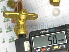 Van khóa cục nóng điều hòa phi 10