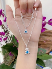 Bộ lắc tay, dây chuyền cho bé bạc ta hình gấu teddy đá xanh nước BẠC HIỂU MINH CBE001XN