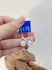 Hoa tai nữ bạc kết hợp với hạt ngọc trai thương hiệu BẠC HIỂU MINH HT400
