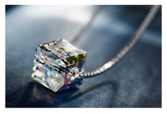 Dây chuyền pha lê Vuông Cecy Swarovski