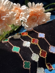 Lắc tay  bạc ý 925 mạ vàng họa tiết cỏ bốn lá màu xanh lá CECY JEWELRY