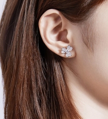 Khuyên tai kim cương Moissanite chứng nhận GRA 5li bông hoa sang trọng CECY 0305