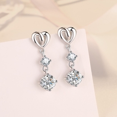 Khuyên tai bạc ý 925 kim cương MOISSANITE 5li Heart CECY K003