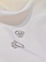 Nhẫn bạc ý 925  bông hoa 3 cánh pha lê Swarovski CECY  120101