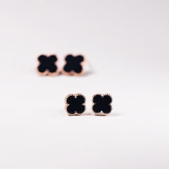 Khuyên tai/ Bông tai CECY cỏ bốn lá màu đen Bạc ý 925 mạ vàng 18k phong cách trẻ trung cho nữ