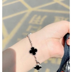 Vòng tay cỏ 4 lá CECYDEJEWEL bạc ý mạ vàng 18K Vòng Tay Đá Thiên Nhiên size 13mm tinh xảo đẳng cấp