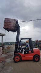 Xe nâng hàng 3 tấn hiệu EP model CPCD30 xuất xứ Trung Quốc