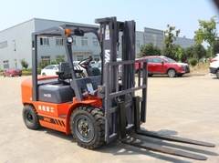 Xe nâng 3 tấn Vmax model CPCD30 xuất xứ Trung Quốc