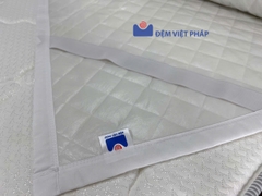 Tấm bảo vệ nệm chống thấm TC trắng 70% cotton 30% polyester BVD01 Đệm Việt Pháp