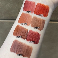 Son Kem Lì Hold Live Hoa Anh Đào Flowers Sakura Velvet Matte Lip Glaze