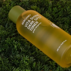 Toner Quýt Xanh Trắng Da Mờ Thâm Nám Bergamo Green Tangerine Vita Shine Dark Spot Toner 180ml
