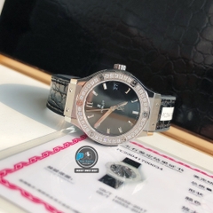 VIP NEW 2023 / ORIGINAL FACTORY BEST 1:1 / HUBLOT CLASIC FUSION 33MM WOMEN VÀNH 36 VIÊN KIM CƯƠNG THIÊN NHIÊN 1,8 CARAT