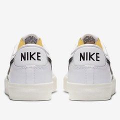 Giày thể thao Nam Nike Blazer Low 77 Vintage DA6364-101