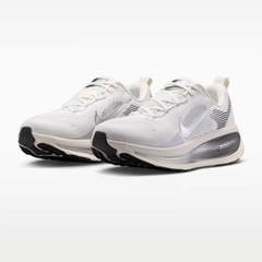 Giày chạy bộ Nike Vomero 18 Nữ - IO9915-101