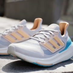 Giày chạy bộ ULTRABOOST LIGHT adidas Nam IE1758