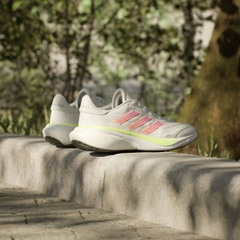 Giày chạy bộ Nữ adidas SUPERNOVA 3 - HQ1805