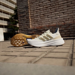 Giày chạy bộ adidas Ultraboost 5 Nữ - ID8852