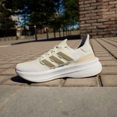 Giày chạy bộ adidas Ultraboost 5 Nữ - ID8852