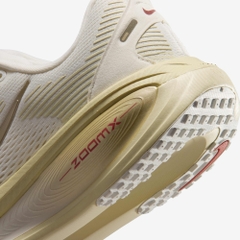 Giày chạy bộ Nike Vomero 18 Nữ - HM6804-118