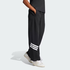 Quần nỉ adidas Future Icons 3 sọc Nữ - JE0150