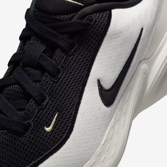 Giày chạy bộ trẻ em Nike Uplift Sc (Gs) IF1749-100