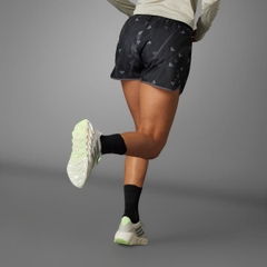 Quần short chạy bộ adidas brand love Nữ IL7221