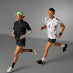 Quần short chạy bộ adidas brand love Nữ IL7221