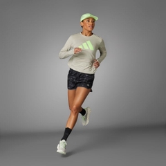 Quần short chạy bộ adidas brand love Nữ IL7221