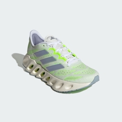 Giày chạy bộ adidas Switch Fwd Nữ - FZ5685