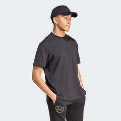 Áo T-shirt adidas Brand Love Nam - IW3539