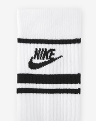 Tất thể thao Nike Sportswear Essentials Socks DX5089-103