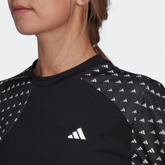 Áo T-shirt Brand Love Run It Nữ adidas HM4285