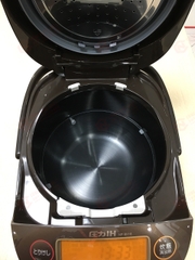 Nồi cơm cao tần áp suất IH 1.8 Lít Zojirushi NP-BH18-TA
