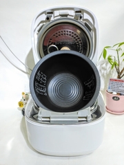 Nồi cơm điện cao tần áp suất hút chân không Toshiba vip  RC-10VQL  màu trắng 1.0L nội địa nhật mới 98%