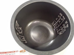 Nồi cơm điện áp suất cao tần Toshiba RC-10VQC 2011 dung tích 1L 100V-1100W màu trắng sữa