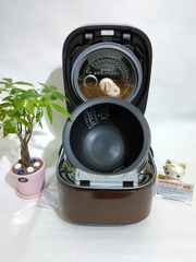 Nồi cơm điện cao tần áp suất hút chân không TOSHIBA RC-10VXE3 VIP XOONG CHUÔNG 1.0L nội địa Nhật