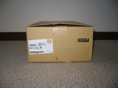 INAX AM-313TCV1-MB – Thùng ghi AM-313TCV1-MB; QR và thông tin riêng của kiện đã được che.