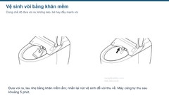 Lau nhẹ vòi RS1R sau khi kích hoạt chế độ vệ sinh vòi.
