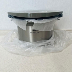 Mặt trước bình giữ nhiệt Thermos KBK-3003 CLR với lớp bọc bảo vệ khi mở hộp