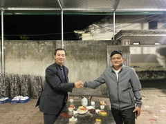 Kệ Siêu thị tôn đột lỗ