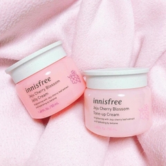 Kem dưỡng trắng da hoa anh đào Innisfree Jeju Cherry Blossom Tone Up Cream