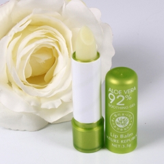 SON DƯỠNG MÔI LÔ HỘI CHỐNG NẺ ALOE VERA 92%