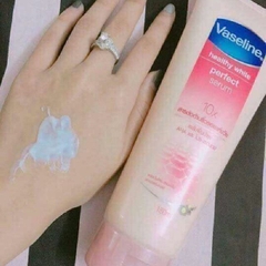 SỮA DƯỠNG THỂ DƯỠNG ẨM VASELINE MỸ 725ML