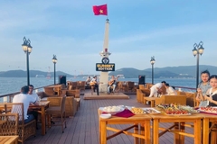 Du thuyền Nha Trang