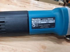 Máy mài góc 720w Makita đĩa 100mm công tắc trượt - M9506B