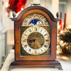 Đồng hồ gỗ óc chó, mặt số La Mã, lịch mặt trăng sản xuất tại Đức (PVN342) 