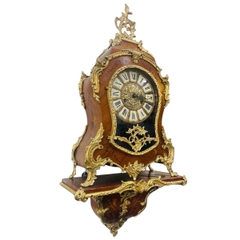 Đồng hồ Boulle treo tường phong cách Louis XVI gỗ óc chó, chi tiết đồng, khảm hoa gỗ thủ công (PVN 335)