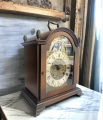 Đồng hồ gỗ óc chó, mặt số La Mã, lịch mặt trăng sản xuất tại Đức (PVN342) 