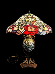 “DẠ VŨ HỒNG NGỌC – ĐÈN TIFFANY BÀN NGHỆ THUẬT CỔ ĐIỂN”